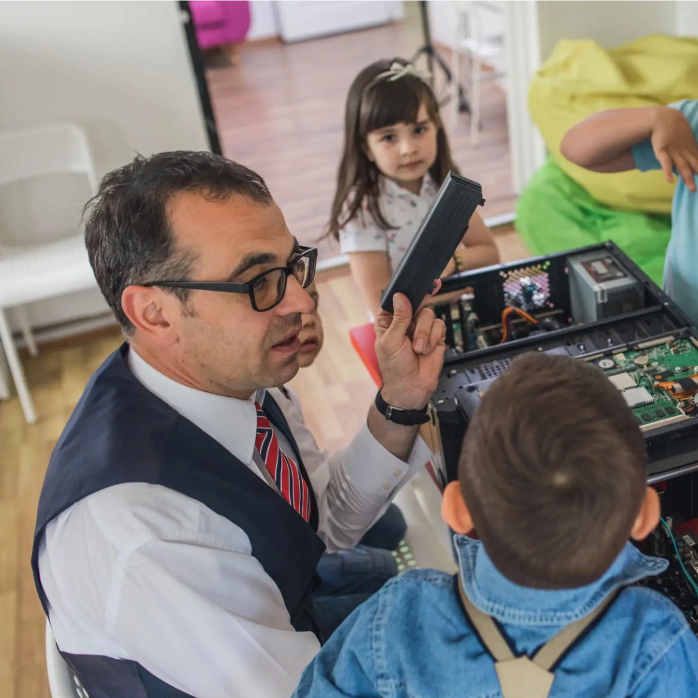 Interactive computer lesson with kids